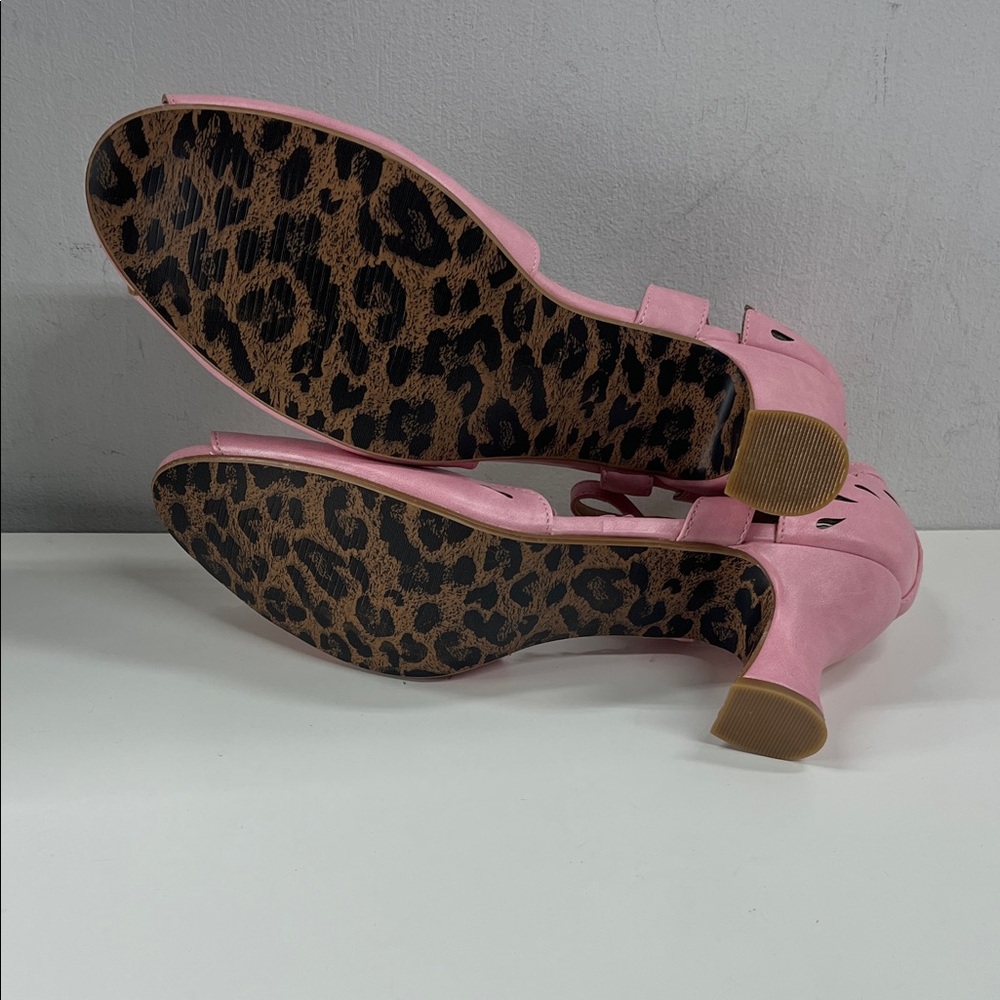 Chic Pink Cutout Heels - Picture 7 of 9